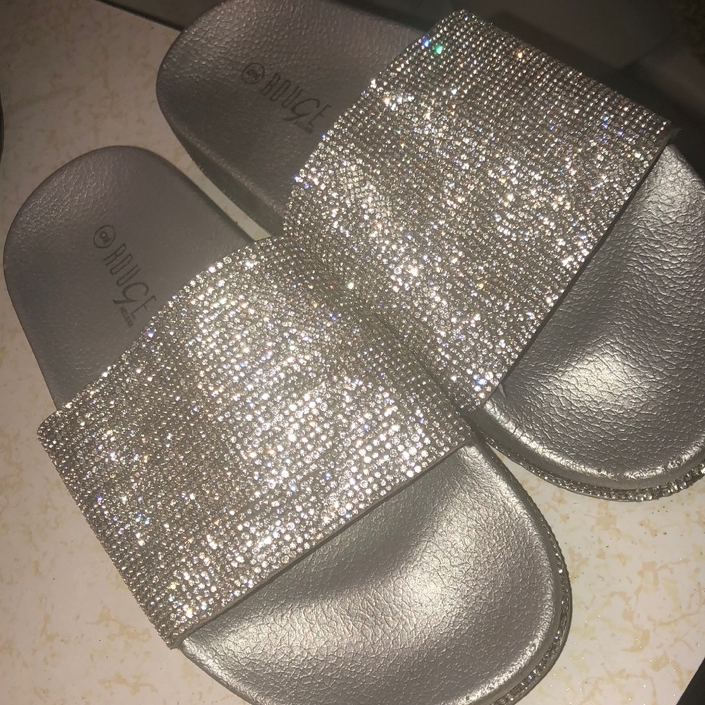 Silver sparkly slidessss